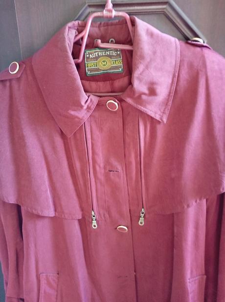 Kvalitný bordový prechodný kabát - nový, m