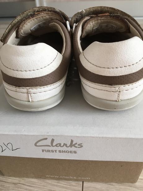 Sandalky, clarks,22