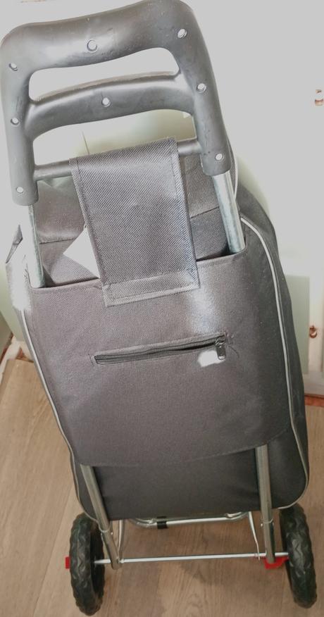 Nákupný vozík odnímateľný so stahovačkou,