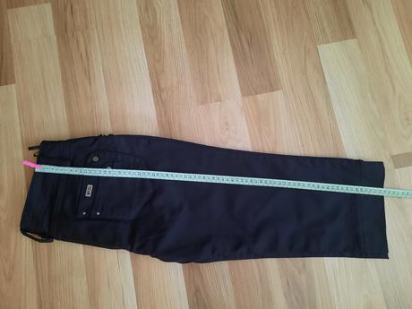 Elegantné trištvrťaky, 40