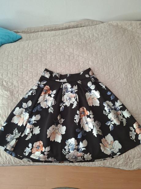 Sukňa na priležitosť, 34