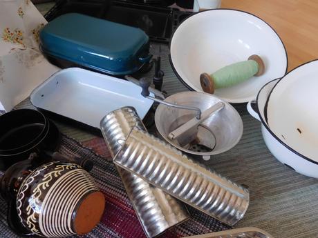 Sklo,porcelán,keramika,smalt,textilie,