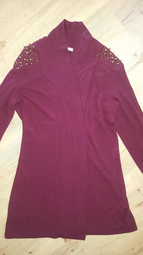 Predlžený sveter s cvokmi, 40