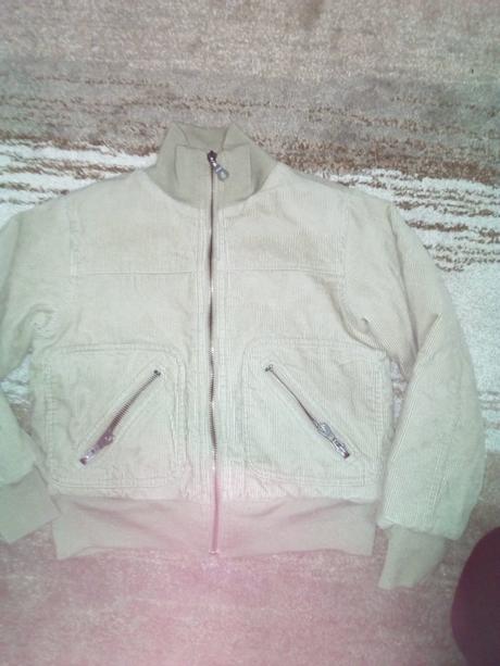 Menčestrový kabát, 122