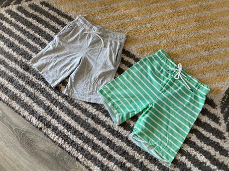 Kraťasky šedé a pásikavé, c&a,116