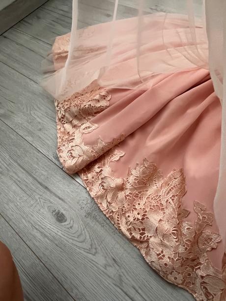 Krátke spoločenské šaty, s