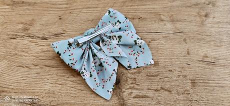 Mašľa do vlasov na sponke - 14x11 cm -modrá kviet, 