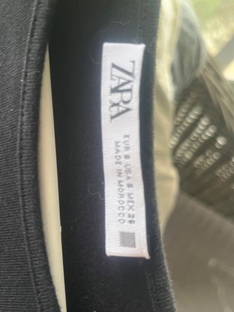 Elegantné čierne body s puff rukávmi (veľkosť s), zara,s