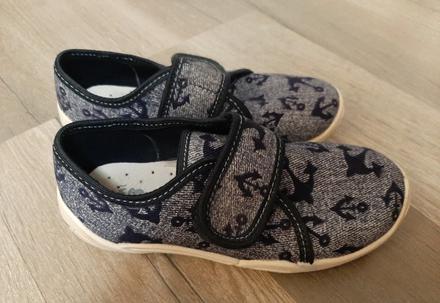 Prezuvky/tenisky/papucky do skolky zn. bata v. 28, baťa,28