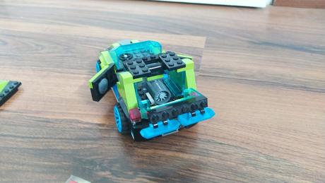 Lego creator zavodne auto 3v1,