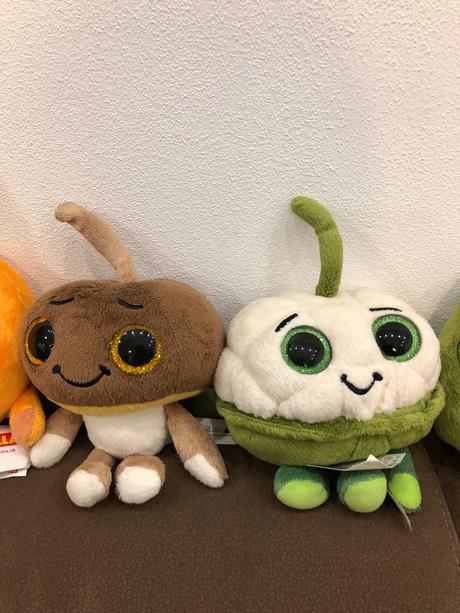 Ovocníčkovia sklene oci,