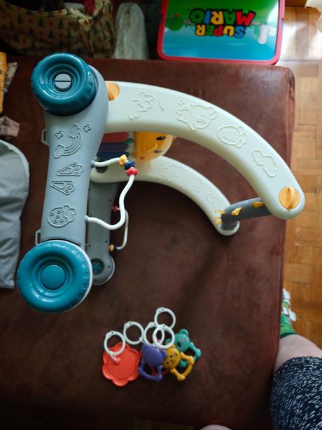 Hracia deka a chodítko v jednom, 