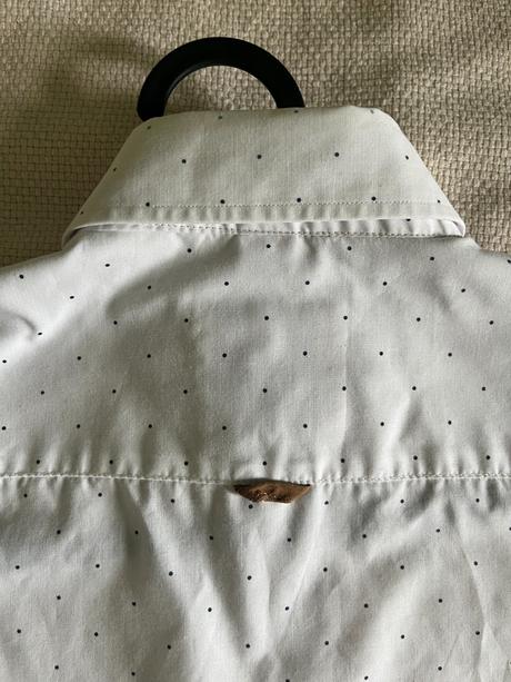 Biela bodkovaná pánska košeľa yellow skin, s