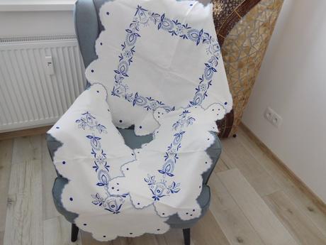 Set obrusov, modrý vzor na bielom plátne, 