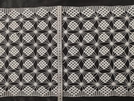 Biely háčkovaný obrus/háčkovaná dečka,