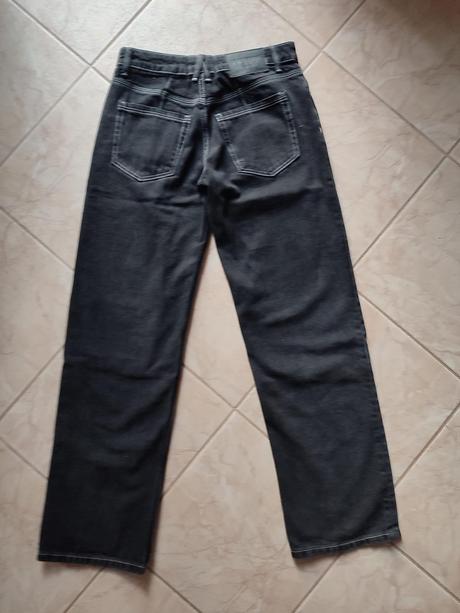 Rifle s originál dierami na kolenách, sinsay,32