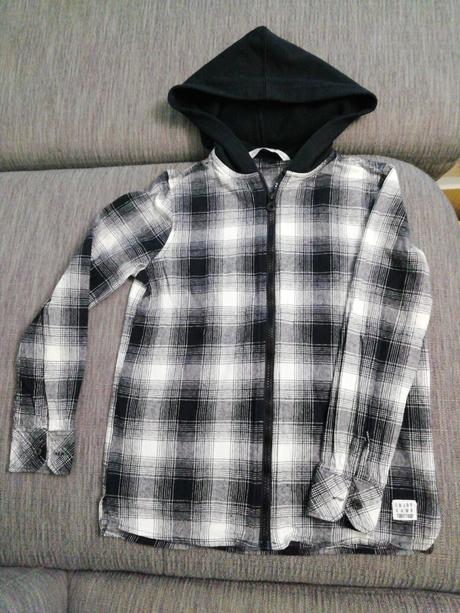 Košeľa s kapucňou v super stave, terranova,140