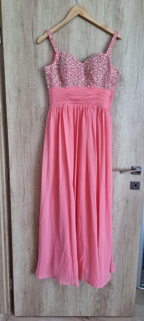 Spolocenske saty, 36