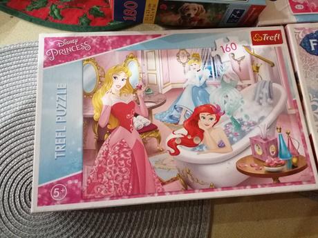 5 puzzle pre paradnicu,