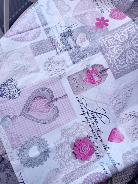 Gumený obrus na stôl nový,