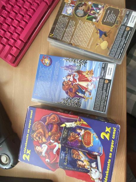 Videokazety 2 kusy iba spolu,