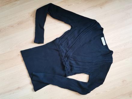 Priliehavý pulóvrik s výstrihom, c&a,xs