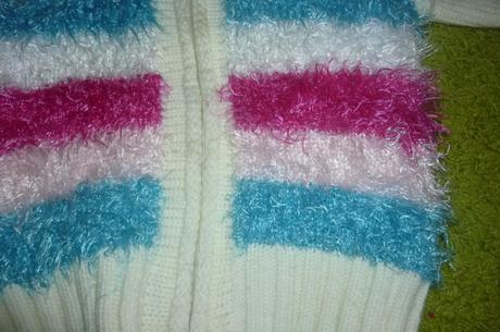 Dievčenské svetríky, 104