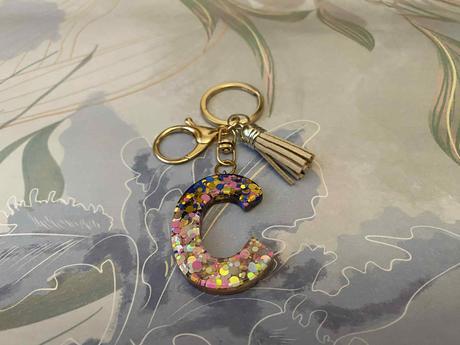 5 eur - ihneď k odberu - kľúčenky s písmenkom, 