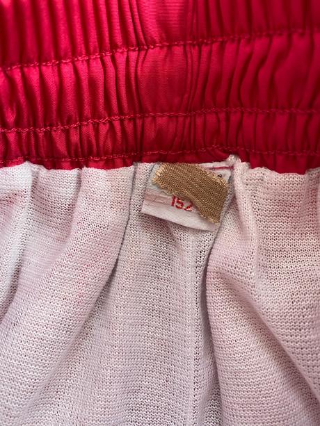 Sustiakove nohavice, 152