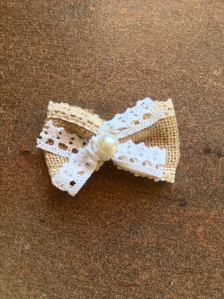 Dekoračná mašlička s čipkou, 