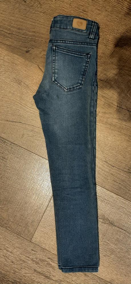 Dievcenske rifle, znackove, eu 122-128, 122