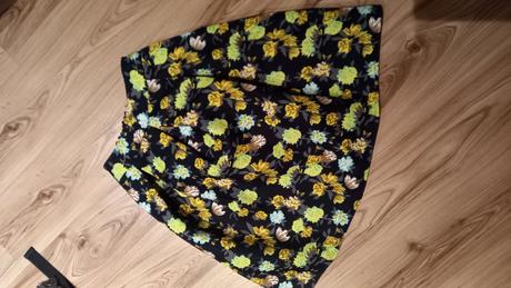 Kvetovaná midi sukňa, xs