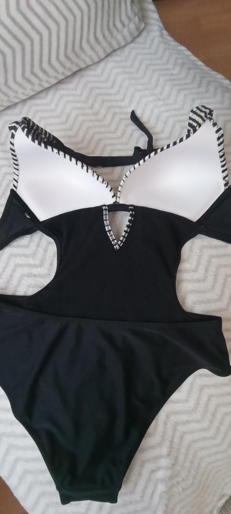 Plavky 42/44 cena 6e, 42