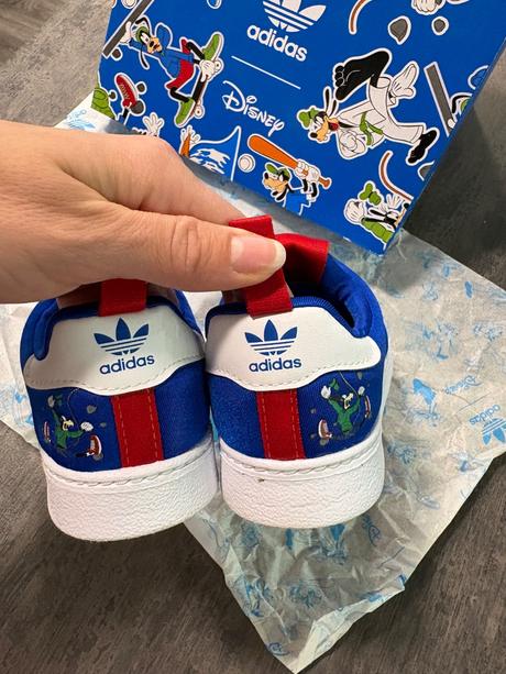 Adidas superstar disney tenisky č.26, adidas,26