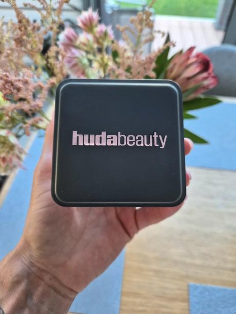 Puder huda beauty,