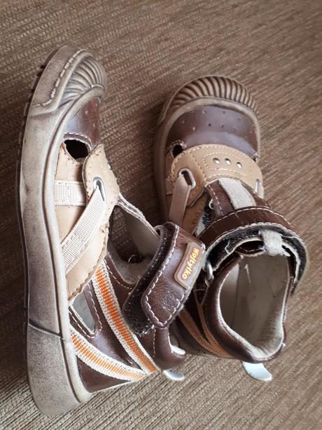 Sandálky wojtylko, 24