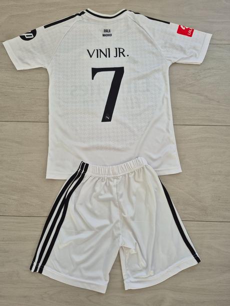 Futbalový dres, 140