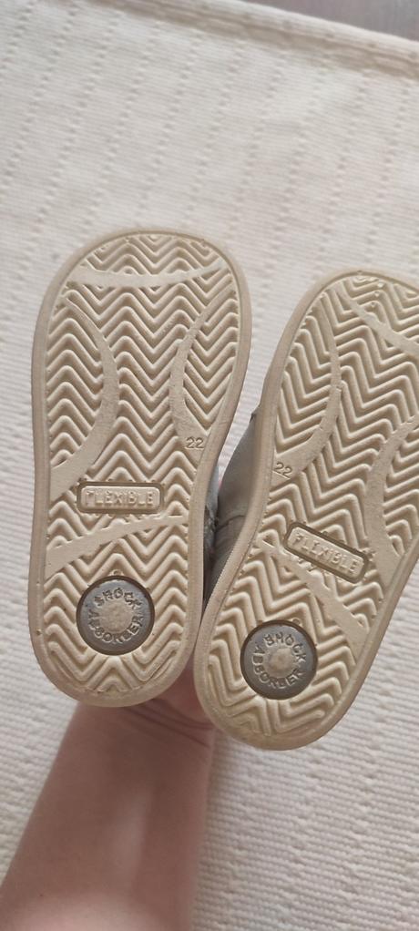 Celokozene boticky, 22