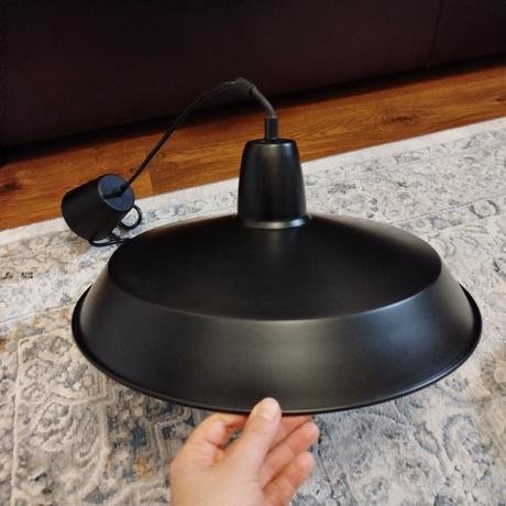 Jednoduchý kovový luster - super stav, 