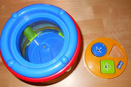 Hrajúci bubienok (tamburína) chicco,