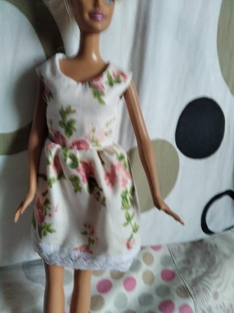 Šaty babiku barbie,