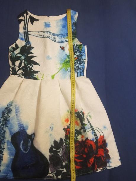 Elegantné šaty gitara a ruže, 146