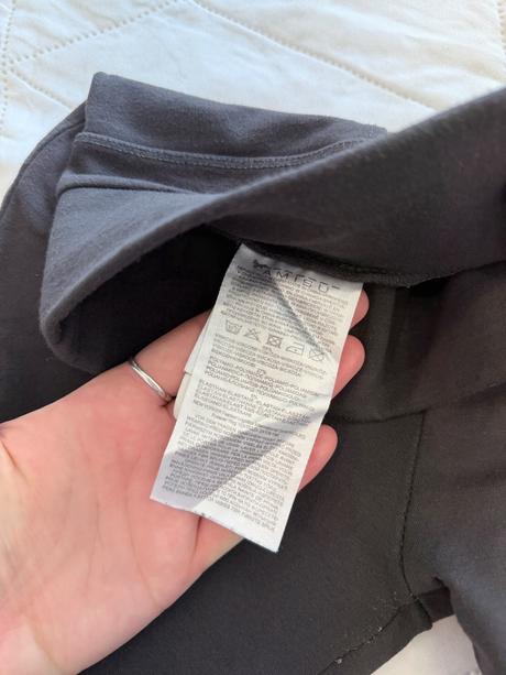 Tmavosivé elegantné legíny so zlatými zipsami, amisu,38