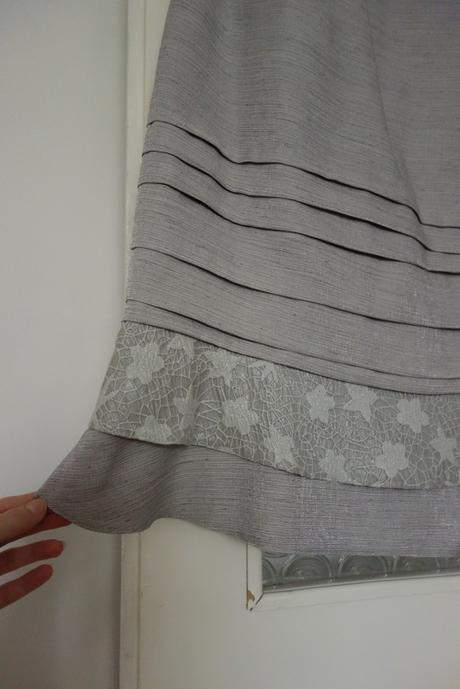 Raz oblecene slavnostne saty, 42