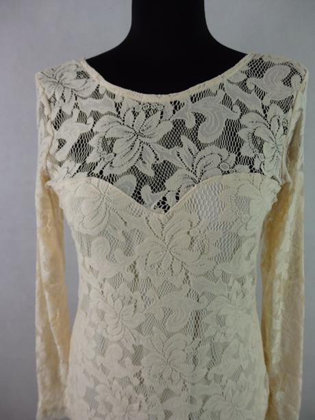 Kvalitné čipkované šaty, m