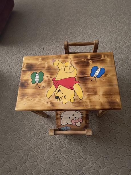 Detský stolík so stoličkami, 