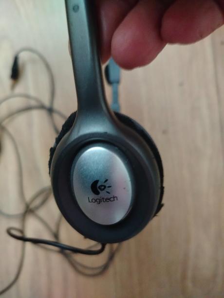 Logitech headset s mikrofónom, 