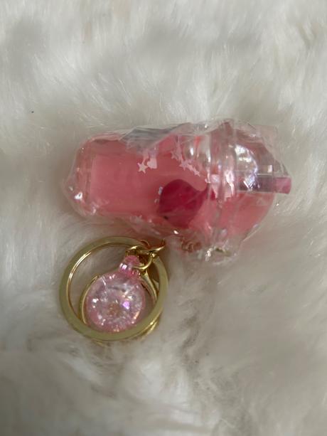 Prívesok na kľúče s plávajúcim zvieratkom, 