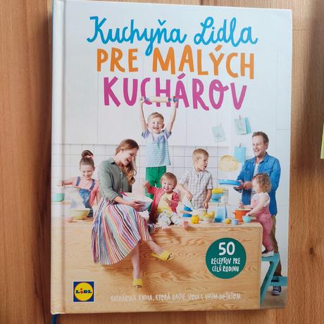 Kuchárske knihy rôzne, niektoré nové, niektoré ret,