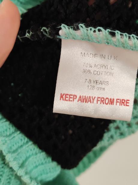 Dierkovaný sveter, 128